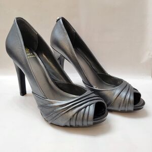 Monet Gray Peep Toe Heels Size 7.5
